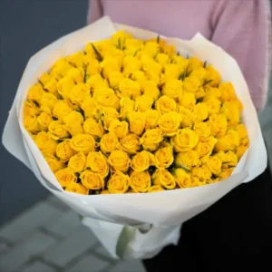 Send 101 yellow roses with online delivery to Karachi—perfect for any occasion.