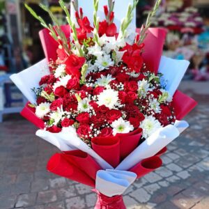 Love Symphony bouquet, send flowers to Karachi with same-day online delivery