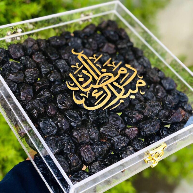 Ajwa dates in Acrylic Box