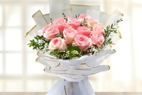 Romantic Pink Fantasy bouquet with free sameday delivery in Karachi and greeting card – perfect gift surprise.