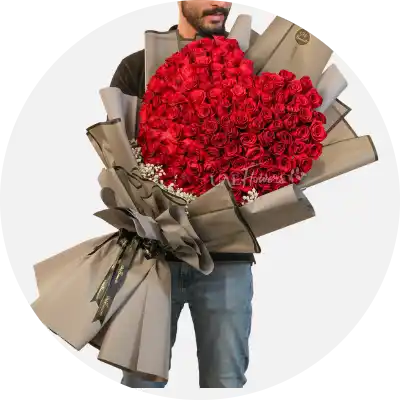 Exquisite luxury bouquets, delivered with online delivery in Karachi, to celebrate special moments with elegance and style.